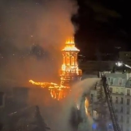 Тази нощ в кметството на 12 и район в Париж е избухнал пожар Сигналът за