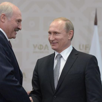 Руският президент Владимир Путин поздрави днес беларуския си колега Александър