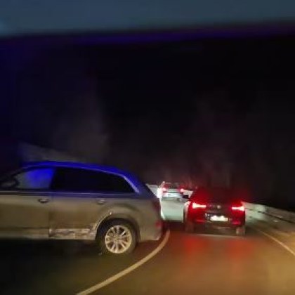 Жена е с контузии след катастрофа в участъка между селата