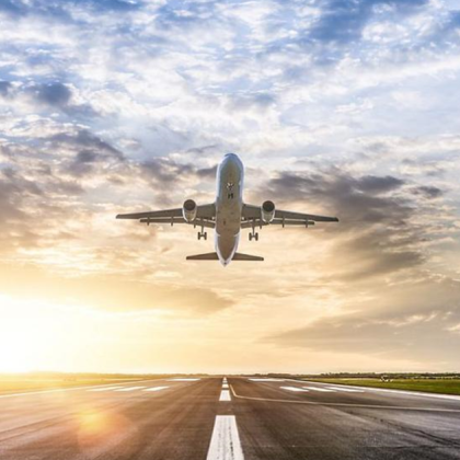 Самолет на южнокорейската компания Еър Пусан Air Busan се запали