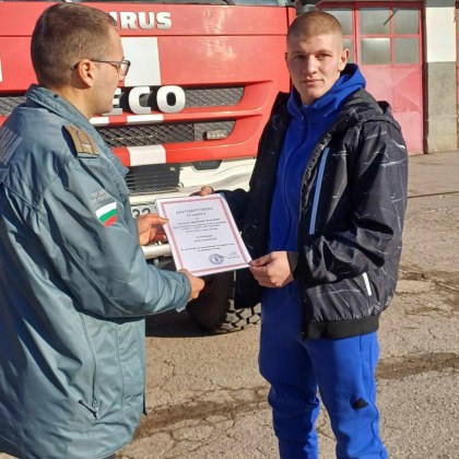 20 годишен студент от Търговище спаси трудноподвижна възрастна жена като с