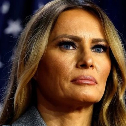 Мелания Тръмп плени обществеността с последния си официален портрет в Белия