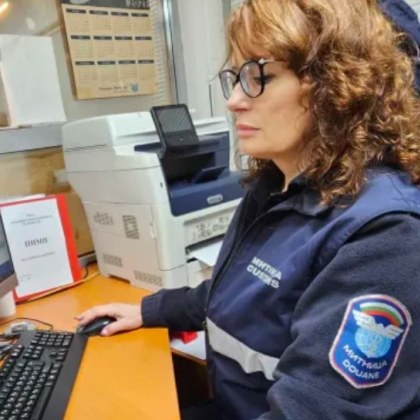 Служителка на митниците спаси турски шофьор от горящ камион на