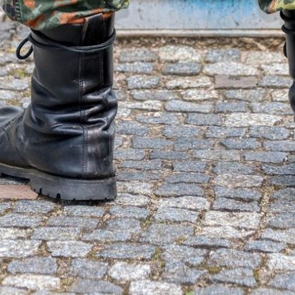 Десетки румънски войници от частна военна компания действаща в източната