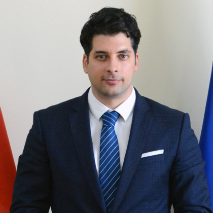 Според мен в мамената отговорът на въпроса дали догодина ще