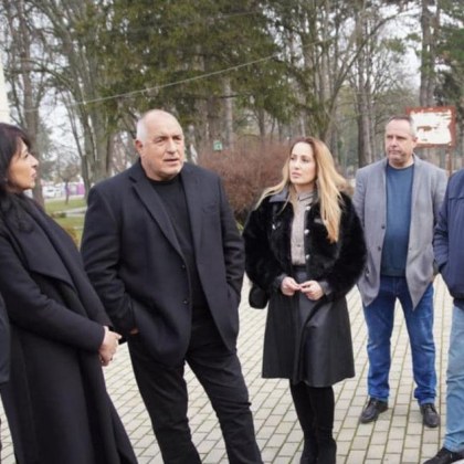 Редовното правителство е от изключителна важност за страната ни пред