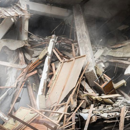 Три деца две на 15 години и едно на 13