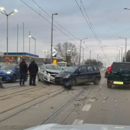 Катастрофа между две коли стана тази сутрин в столичния квартал