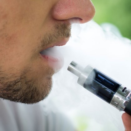 16 годишното момче което пушило вейп е в болница с травма