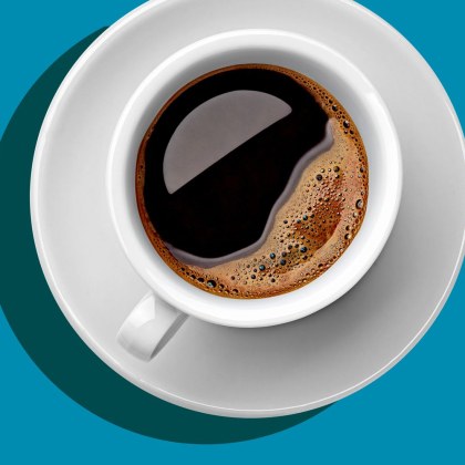 Рутинно пия по няколко чаши кафе на ден но често