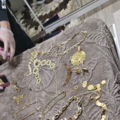 40 годишен мъж открадна над килограм злато и голяма сума пари