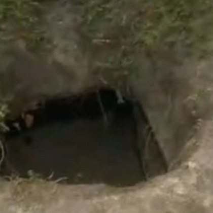 Мистериозни дупки се появиха на една от поляните в Морската