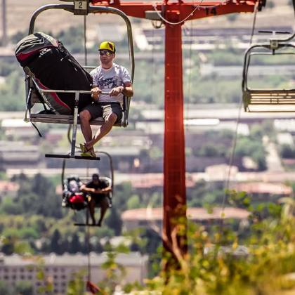 10 души останаха блокирани във въздуха повече от час след