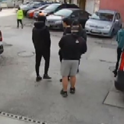 Продажба на райски газ на деца на улицата и пред