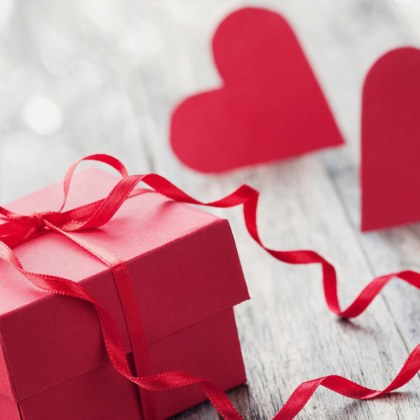 Утре е 14 февруари и вие можете да подарите на любимите си