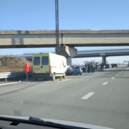 Катастрофа между два буса и кола на АМ Тракия Инцидентът