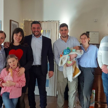 Кметът на община Родопи Павел Михайлов поздрави първото бебе за