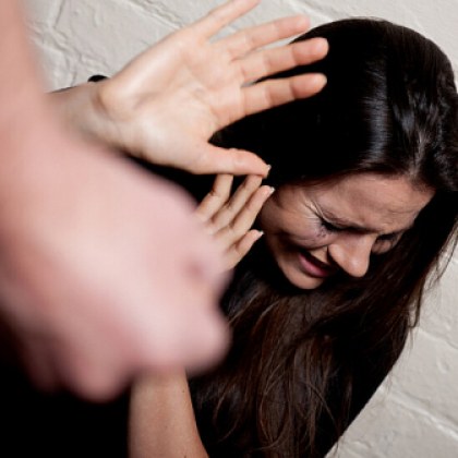 Задържаха мъж ударил своя родственица съобщиха от полицията в Благоевград 38 годишният