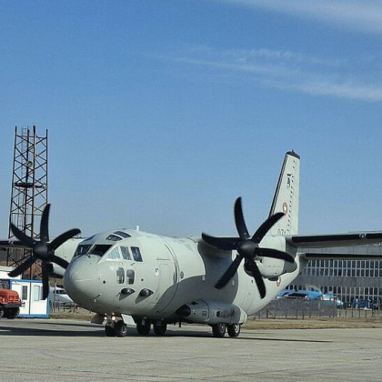 Екипаж от 16 а авиационна база Враждебна от състава на Военновъздушните