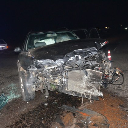 Челен сблъсък между пикап и камион на Подбалканския път в района