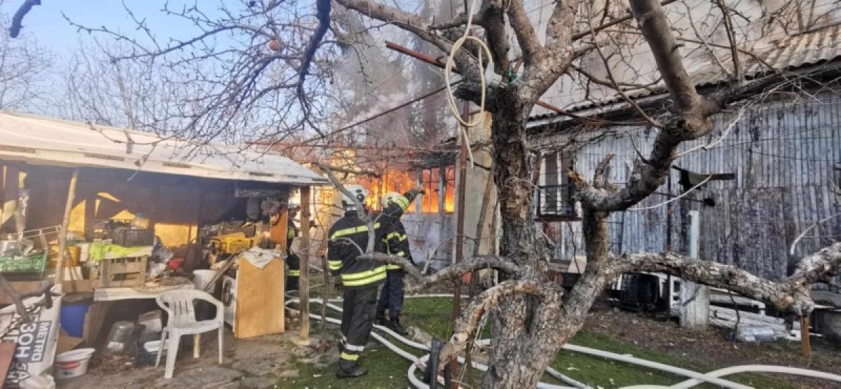 Избухна пожар в Пловдив, има пострадали СНИМКИ