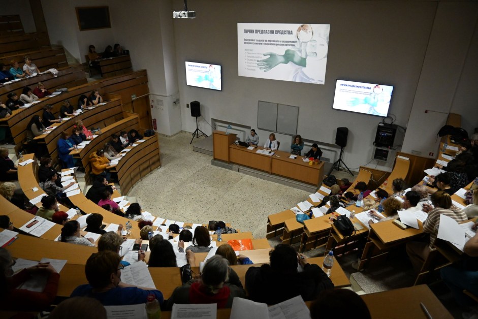 Ново обучение повишава квалификацията и уменията на санитарите в УМБАЛ „Свети Георги