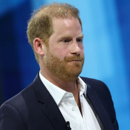 Бившият фризьор на британския принц Хари се обърна към него