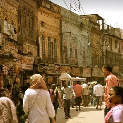 Най малко 15 души загинаха по време на блъсканица на главната