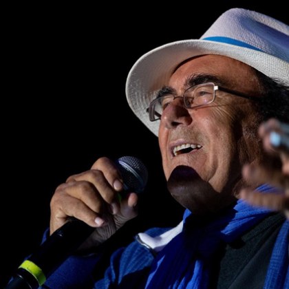 Известният италиански певец Албано Каризи известен със сценичния си псевдоним Ал Бано