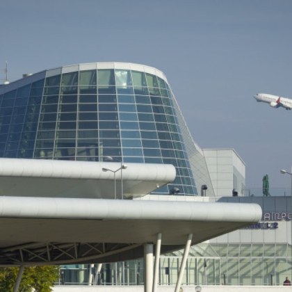 На основание чл 98 т 13 от Конституцията на Република