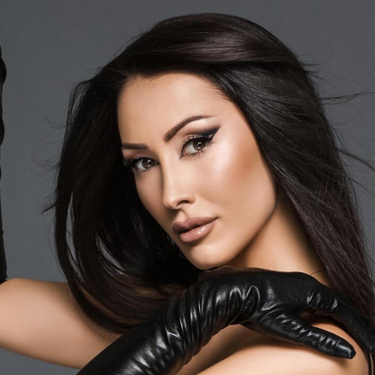 Поп фолк певицата Джена представи сърцераздирателната балада Не излезе човек вдъхновена