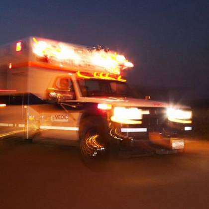 Няколко работници са били затрупани под земята днес докато копаели канал край