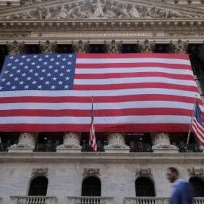 Администрацията на президента на САЩ Доналд Тръмп временно спря всички