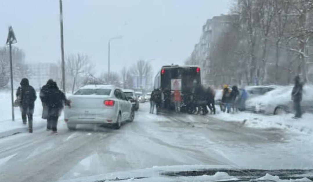 Варненец: Храбрите ни катаджии и общински полицаи са се изпарили СНИМКИ