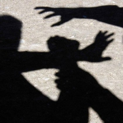 Ученички се биха в превозно средство а родните се качи