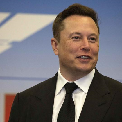 Американският милиардер Илон Мъск отправи остри критики към украинския президент