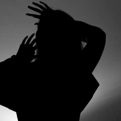 Предадоха на съд 36 годишния мъж обвинен че е нанесъл множество порезни