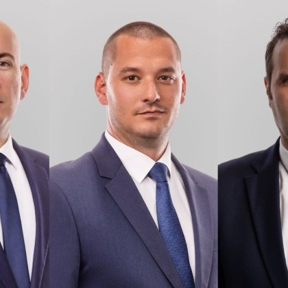 На протеста на Възраждане за запазване на българския лев и против