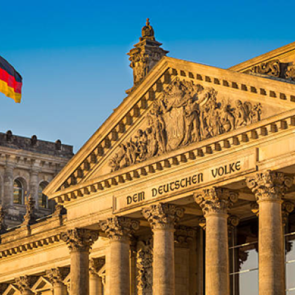 Германия ще гласува днес на предсрочни избори след разпадането на управляващата