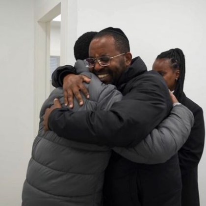 Палестинската групировка Хамас освободи още трима заложници Елия Коен на 27