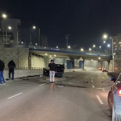 Късно вечерта във Варна един спокоен момент на пътя внезапно