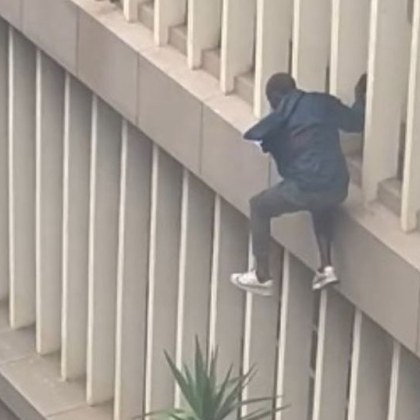 Видеозапис е уловил наглото бягство на заподозрян от съд в