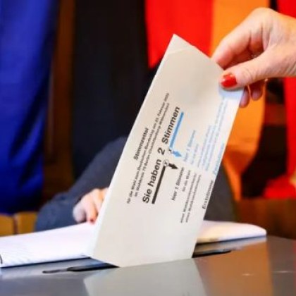 Консервативният блок състоящ се от Християндемократическия съюз ХДС и Християнсоциалния