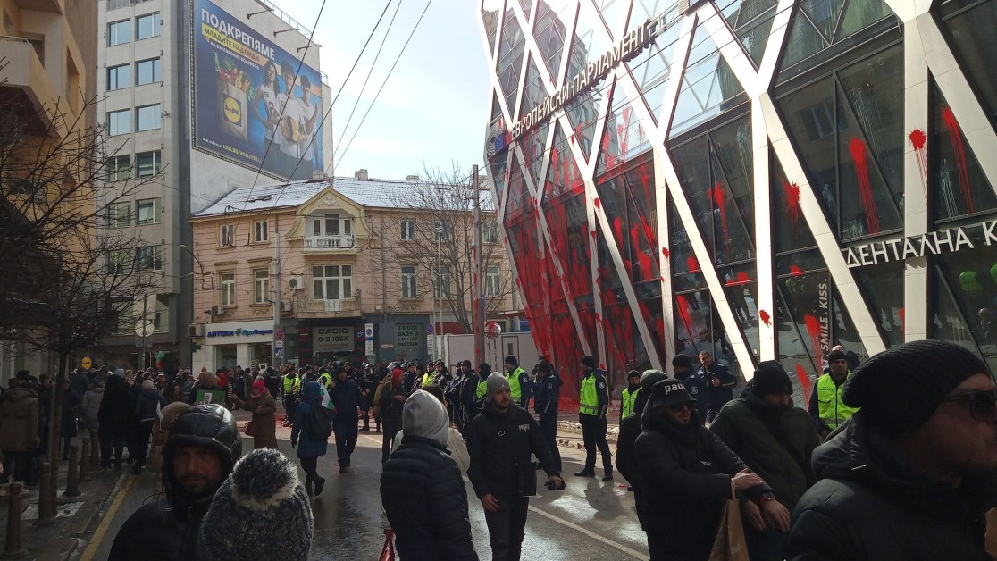 Петима остават в ареста след вчерашния протест на 