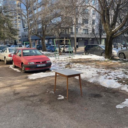Войната за паркоместа в София е ежедневна битка а някои