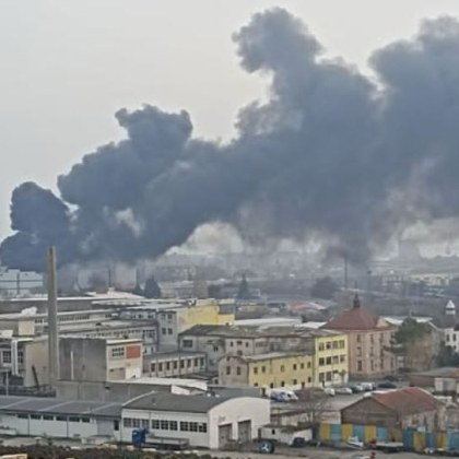 Пожар гори в този момент в Бургас За това сигнализират