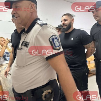 Две последователни искания за отвод бе направени по делото Дебора