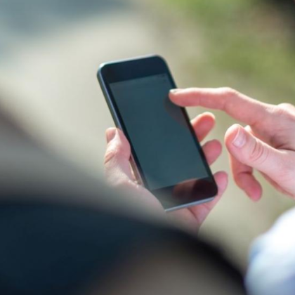 15 годишен младеж нападна учителя си с удари заради това че