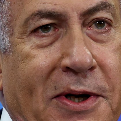 Израел обяви че спира всички доставки на стоки и помощ