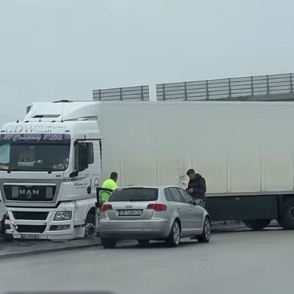 Тежък пътен инцидент с камион е станал днес в столицата
